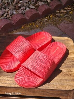Gianni Bini Women's Red Textured Woven Pool Slide Sandals Size 9